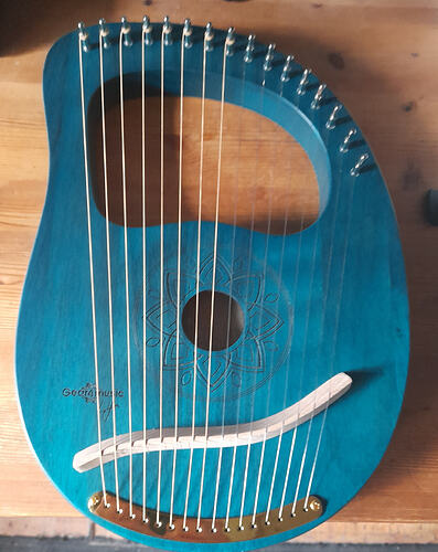 Gear4Music 16 string Lyre Harp